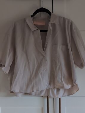 Boxy Short-Sleeve Button-Down Shirt in Light Beige